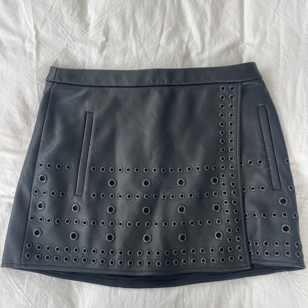 BCBGMAXAZRIA Leather Mini Skirt | Black